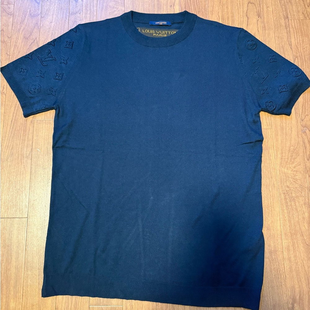 Louis Vuitton men’s Cashmere and silk shirt, monogram sleeve. Size L